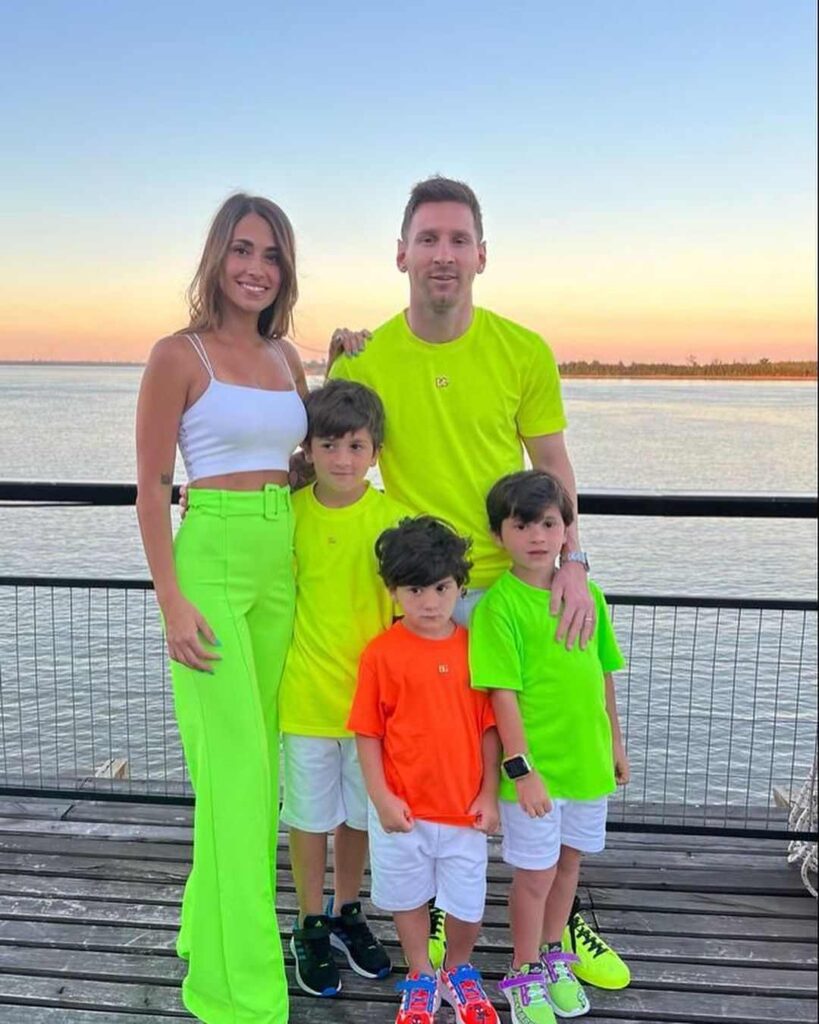 lionel messi with family 4
