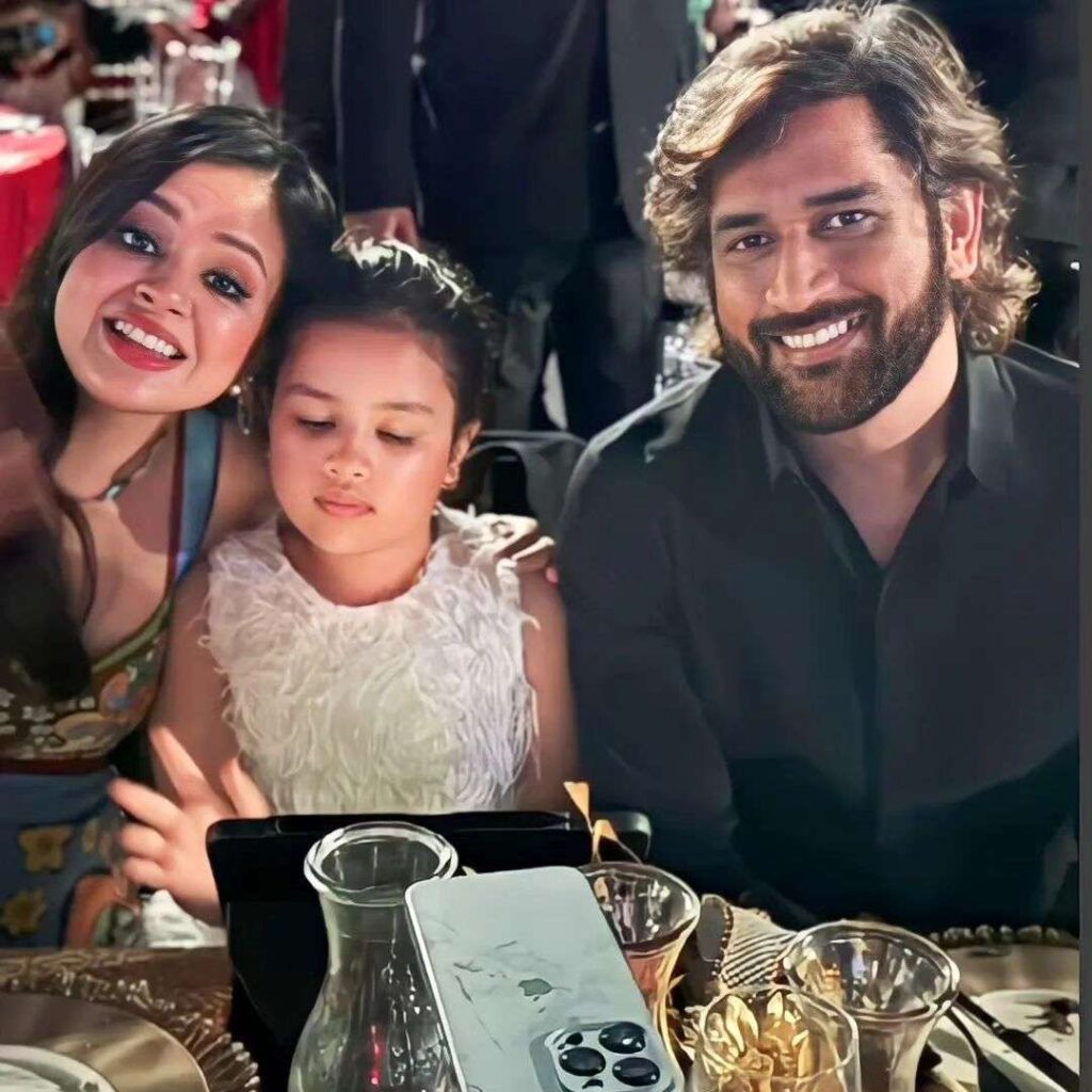 ms dhoni new photo with wife